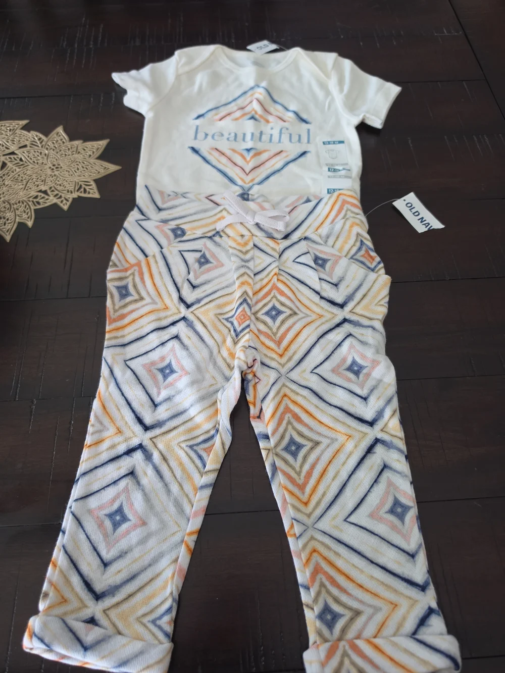 NWT Old Navy Baby Mix Match Set Beautiful Bodysuit 12-18M Geometric Pants 18-24M